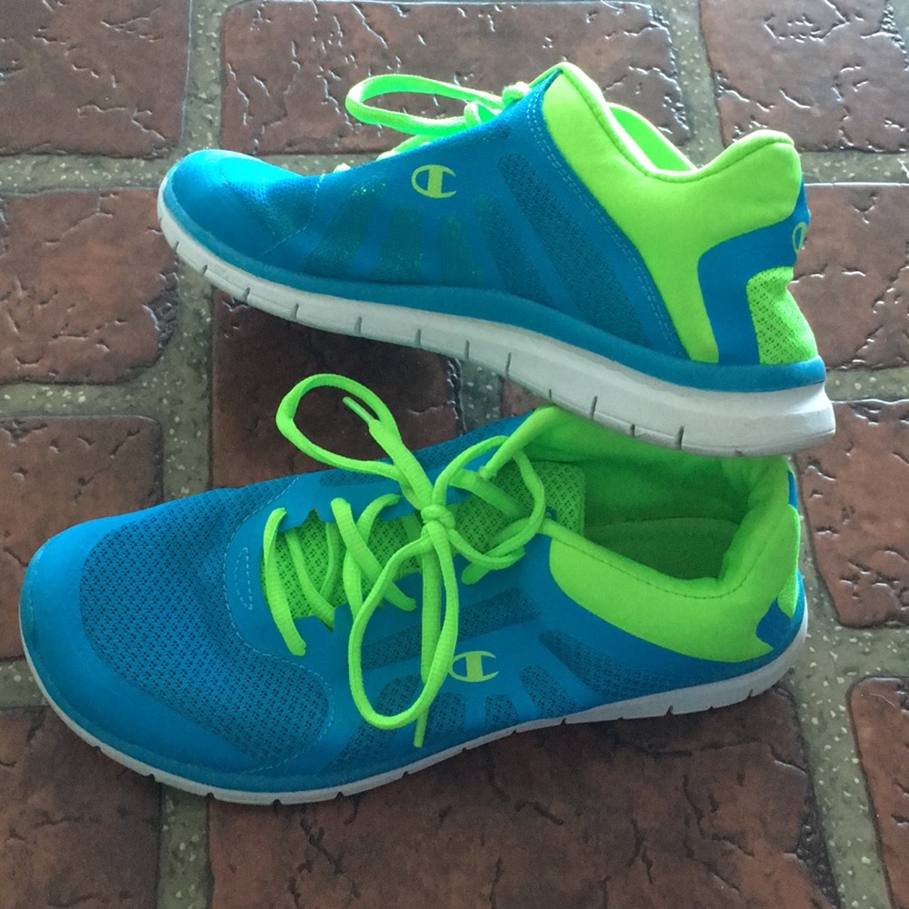 Tennis shoes.